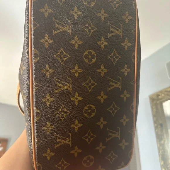 Gently used authentic Louis Vuitton handbag - Picture 6 of 7